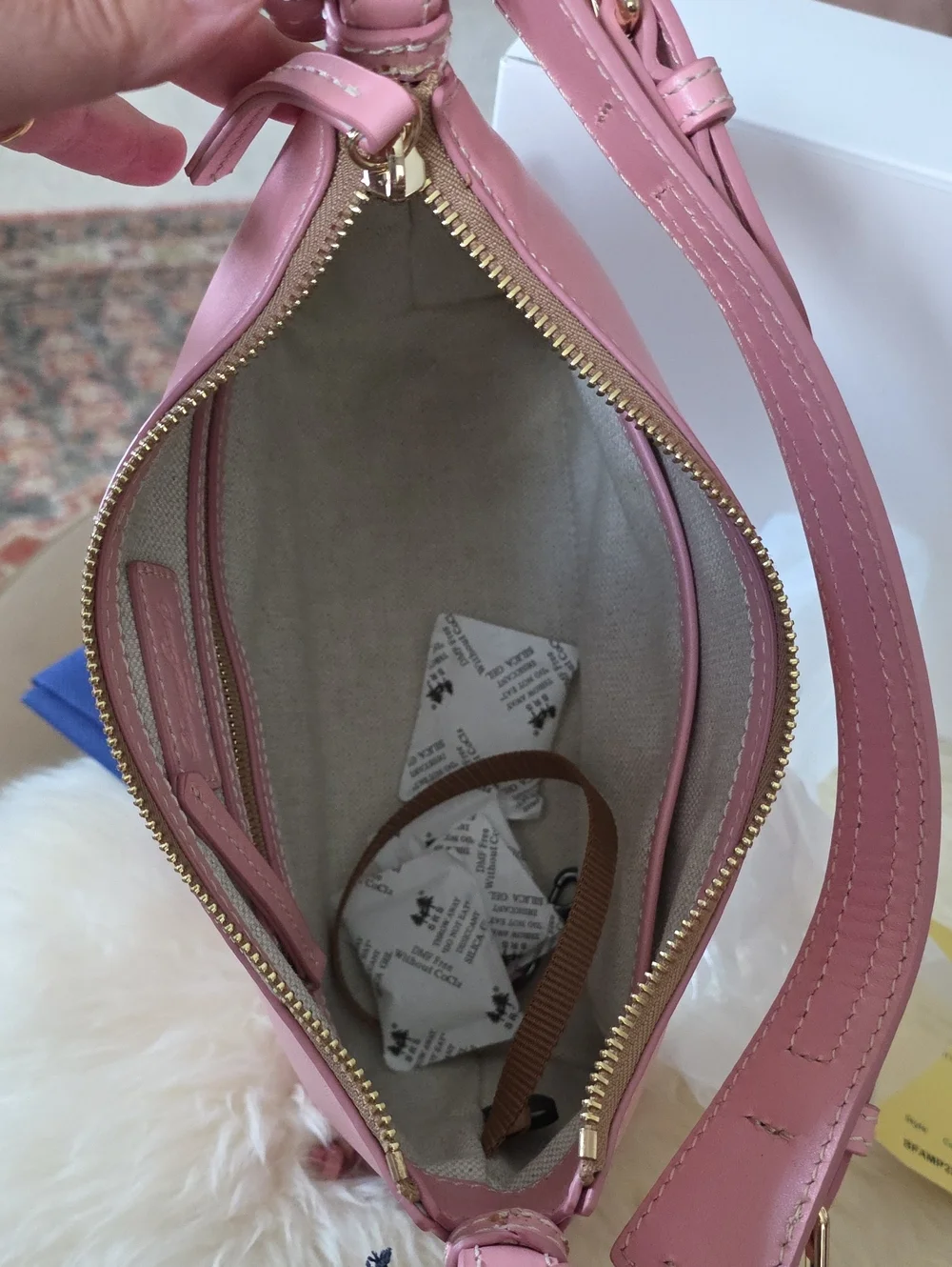 Dooney & Bourke beautiful new